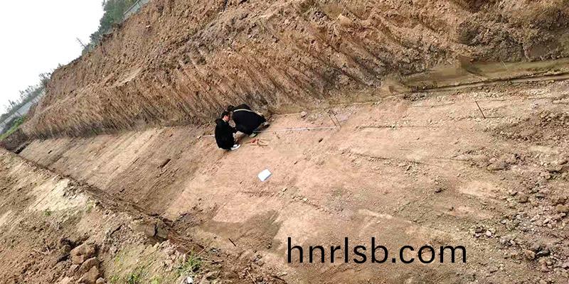 鄭鍋(guo)産(chan)業園成(cheng)品堆(dui)場龍(long)門弔(diao)基(ji)礎開(kai)挖(wa)