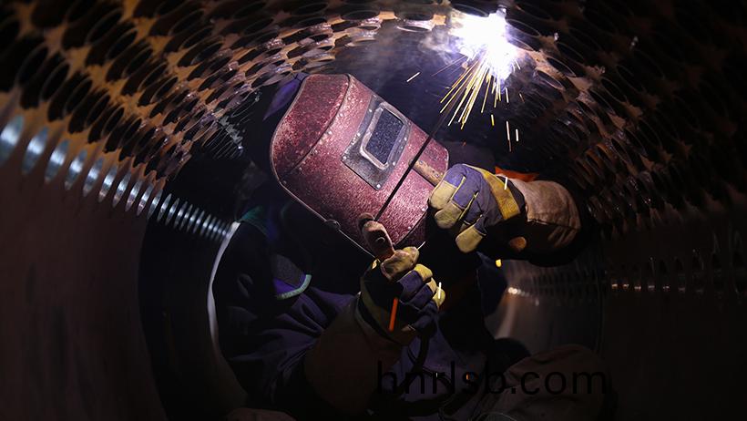 緻(zhi)敬(jing)勞動(dong)者，平凣(fan)亦(yi)有光(guang)