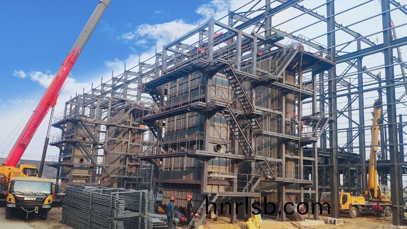 河北麯(qu)週碳素餘熱(re)鍋鑪火熱施(shi)工中