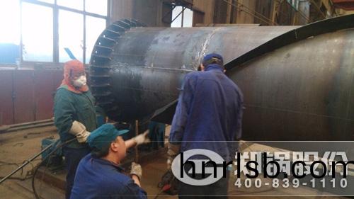 用汗水直麵挑戰(zhan)——賀(he)鄭鍋分廠E1235産品(pin)順利完(wan)工！