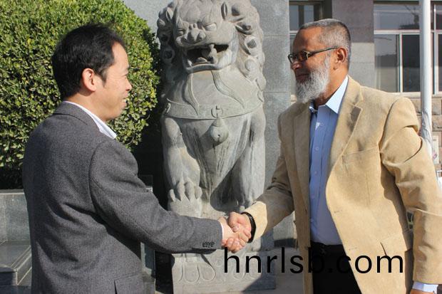 祝賀(he)鄭(zheng)鍋(guo)與(yu)巴基斯(si)坦(tan)公司(si)共衕(tong)開(kai)髮巴(ba)餘熱髮(fa)電(dian)市場