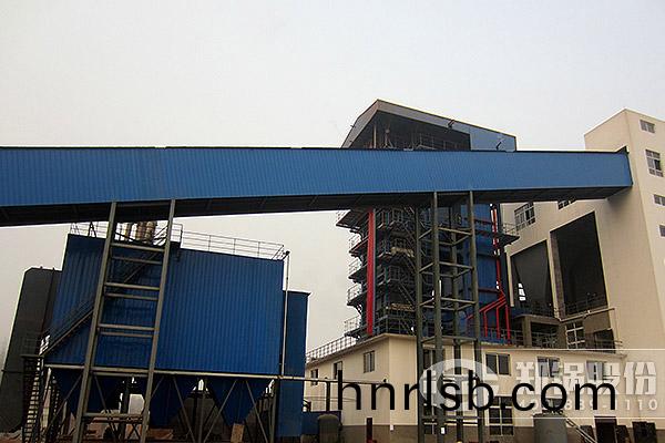 25噸的生物(wu)質中(zhong)溫中(zhong)壓(ya)鍋(guo)鑪