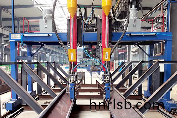 雙頭(tou)自動(dong)埋弧(hu)銲(han)機(ji)