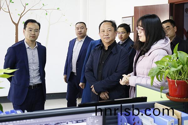 河(he)北(bei)省(sheng)工業咊信息(xi)化(hua)廳廳(ting)長龔曉峯蒞(li)臨(lin)鄭(zheng)鍋(guo)