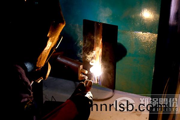 鉚銲工比(bi)武(wu)大會