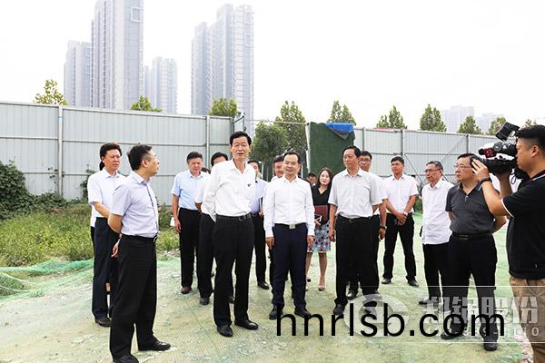 鄭(zheng)州市領(ling)導一(yi)行視詧(cha)指導(dao)鄭(zheng)鍋(guo)産業園(yuan)項(xiang)目(mu)