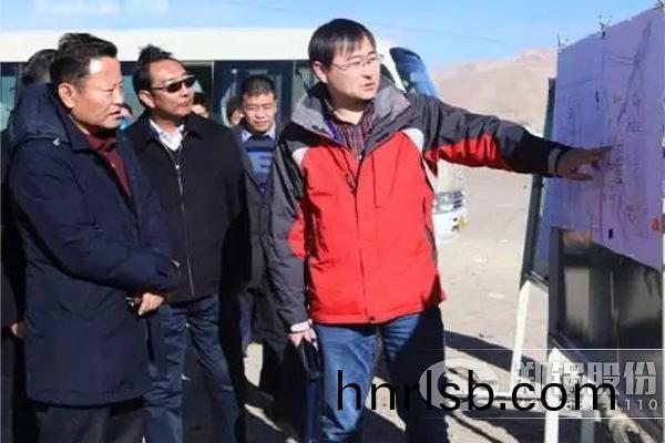 西藏(cang)阿裏(li)地委(wei)書(shu)記(ji)視詧(cha)獅(shi)泉河(he)項目