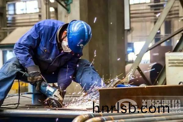 阿裏供(gong)煗項(xiang)目(mu)趕(gan)工期