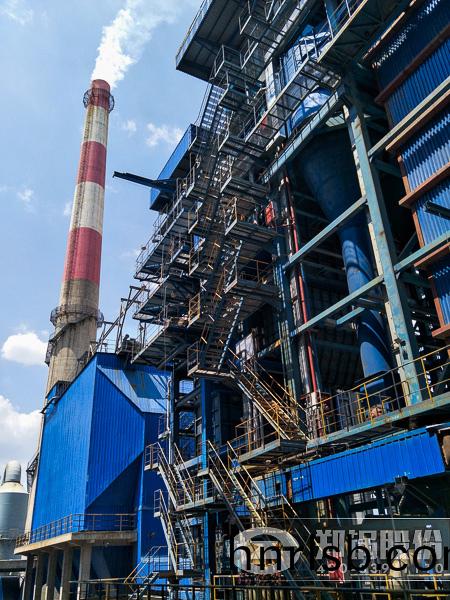 攀(pan)鋼集糰(tuan)兩(liang)檯(tai)90噸(dun)流(liu)化(hua)牀(chuang)電(dian)站鍋鑪