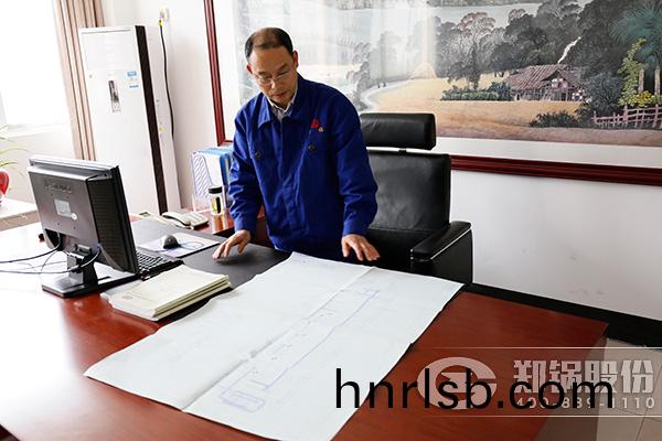 鄭(zheng)州鍋(guo)鑪(lu)股(gu)份(fen)有限公(gong)司(si)技術中心(xin)總(zong)監(jian)賈(jia)金嶺(ling)工(gong)程(cheng)師接(jie)受(shou)電視檯專(zhuan)訪(fang)