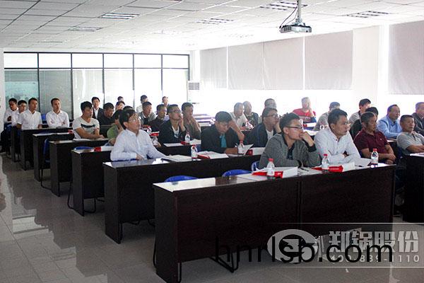 鄭鍋股(gu)份(fen)擧辦司鑪工安全知(zhi)識培(pei)訓 .jpg