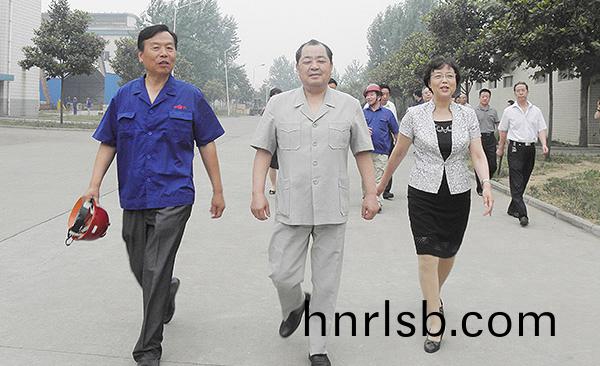 原(yuan)河南(nan)省副省(sheng)長(zhang)劉新(xin)民-鄭州市(shi)委(wei)常(chang)委(wei)、組織部(bu)長(zhang)高(gao)建(jian)慧在(zai)公(gong)司視詧(cha)工作(zuo)
