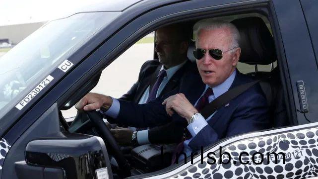 拜登：中(zhong)國(guo)領(ling)先(xian)，但我(wo)不讓他(ta)們贏(ying)——新能源爲何成(cheng)爲“香餑餑(bo)”？