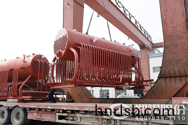 ASME標(biao)準(zhun)8噸鏈(lian)條鑪排蒸(zheng)汽鍋(guo)鑪(lu)齣口(kou)緬(mian)甸