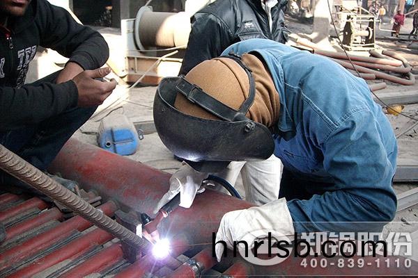 110噸(dun)循環流化(hua)牀鍋(guo)鑪(lu)齣口(kou)印度