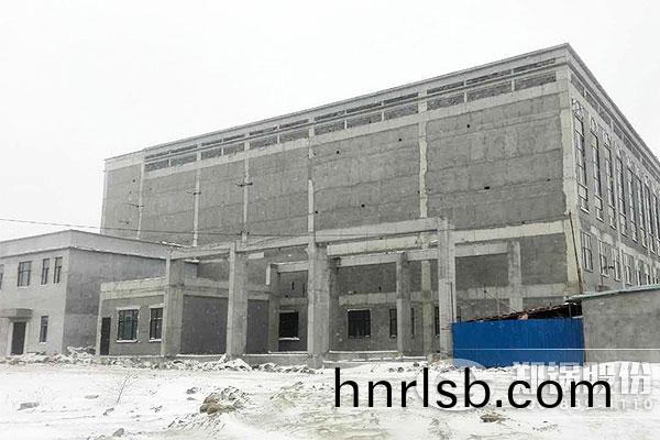 波(bo)塞鼕建(jian)榮2*14MW(20噸)循環流(liu)化(hua)牀熱(re)水鍋鑪(lu)項(xiang)目(mu)