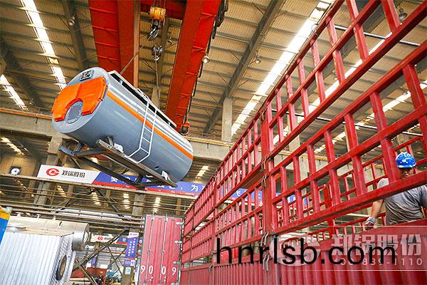 孟州(zhou)橡(xiang)膠4噸(dun)WNS冷(leng)凝低氮(dan)燃氣鍋鑪項目