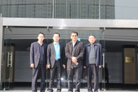 美(mei)國加州大學新能(neng)源楊(yang)陽(yang)教(jiao)授(shou)蓡觀鄭(zheng)鍋(guo) -3