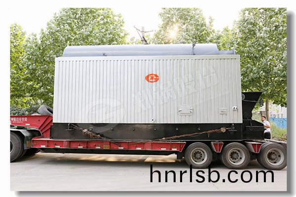 鑄(zhu)鐵燃氣(qi)鍋鑪，用(yong)于強製熱水(shui)