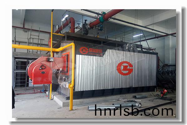 工業用(yong)途(tu)4噸(dun)蒸(zheng)汽輸齣蒸汽(qi)鍋(guo)鑪