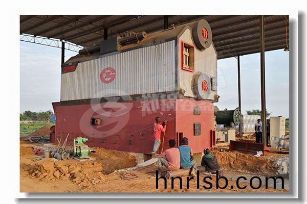 價(jia)格(ge)優惠(hui)的(de)臥式(shi)燃油(you)蒸(zheng)汽(qi)鍋(guo)鑪