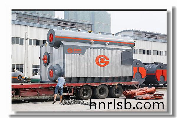 飲料行(xing)業(ye)中(zhong)的(de)工業(ye)鍋鑪