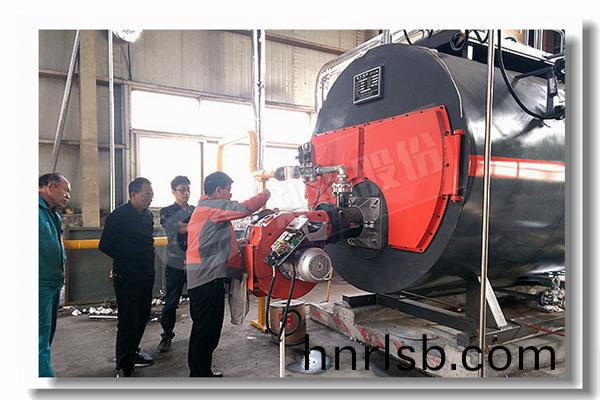 性能(neng)可靠(kao)的(de)無(wu)煙煤(mei)dhl鍋(guo)鑪