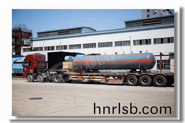 燃(ran)油(you)鍋鑪在運行(xing)時有(you)哪(na)些(xie)方麵(mian)要註(zhu)意調整(zheng)?