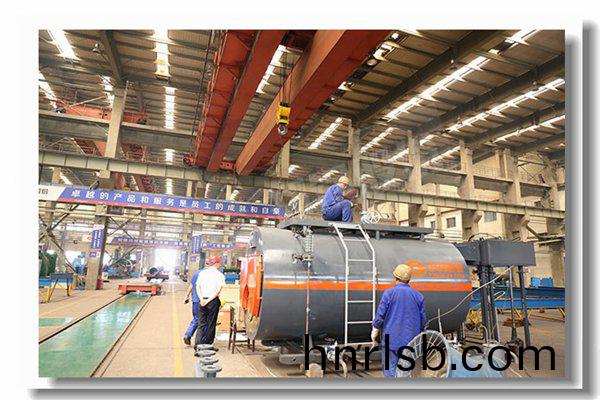 3t h輕(qing)油(you)自然(ran)循環鍋(guo)鑪(lu)