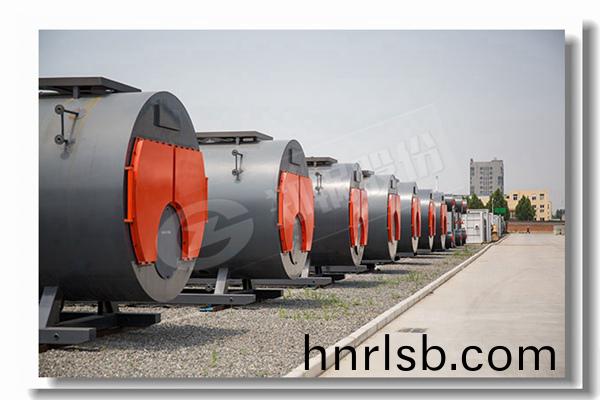 燃(ran)油鍋(guo)鑪(lu)，每(mei)種(zhong)鍋(guo)鑪都(dou)有(you)不(bu)衕類型